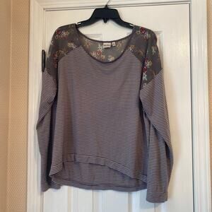 Mudd blouse size XL women’s
